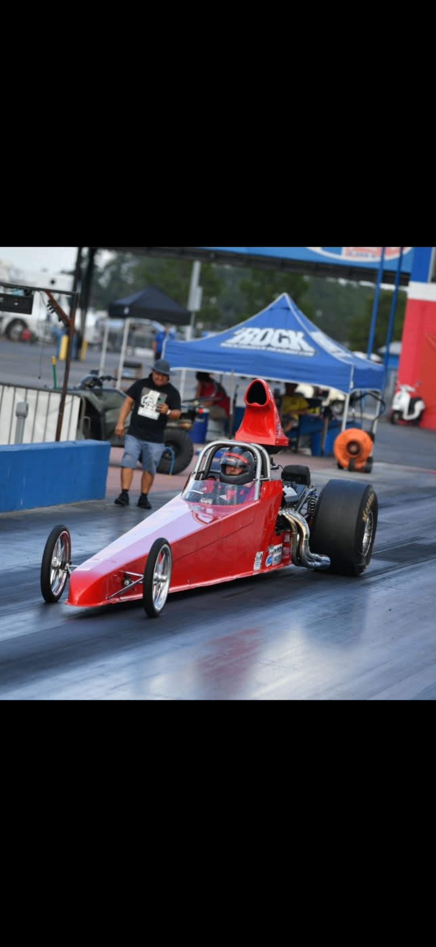 Red dragster staging